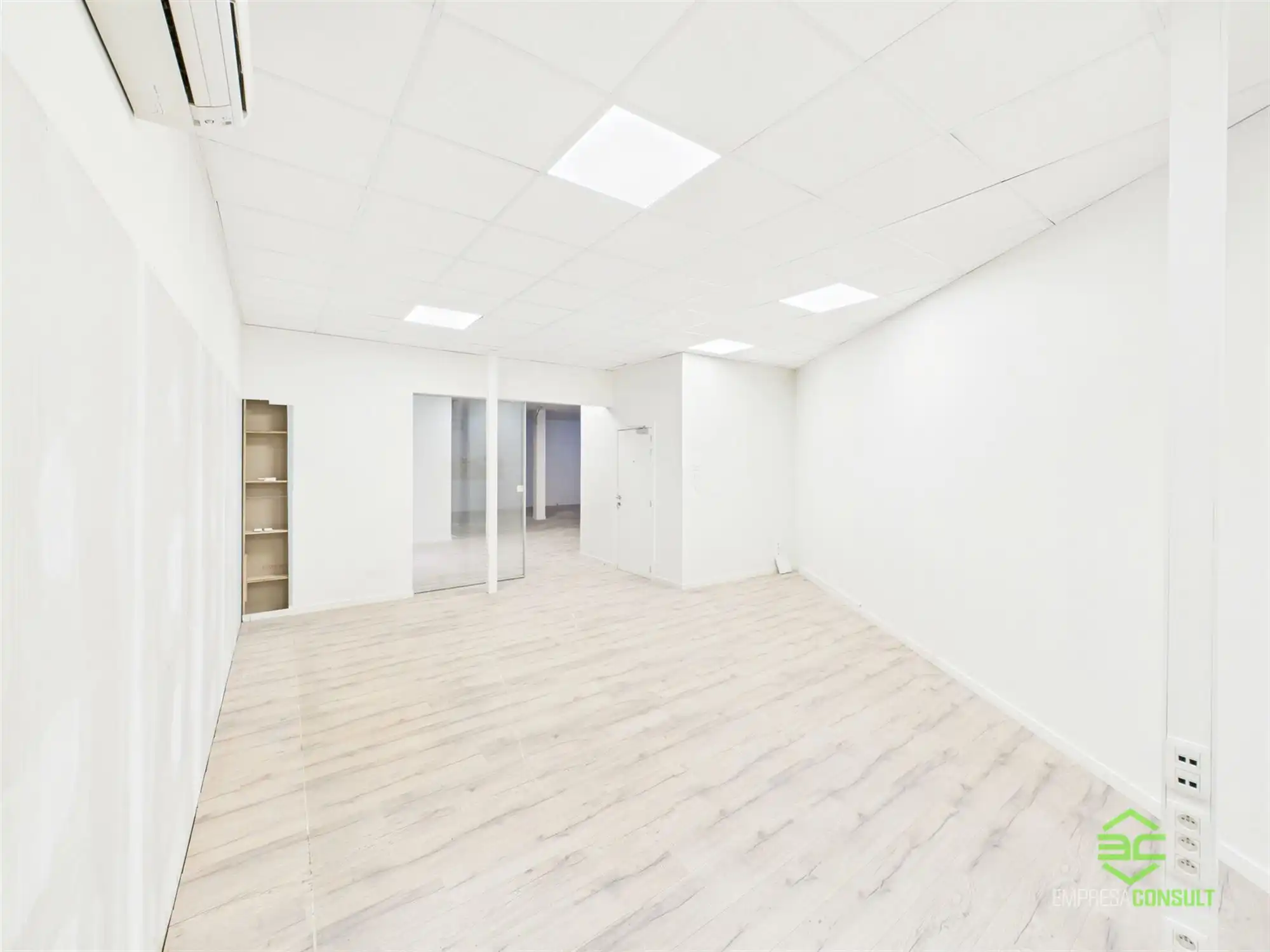 Handelsgelijkvloers op A+ locatie in het centrum! foto 15