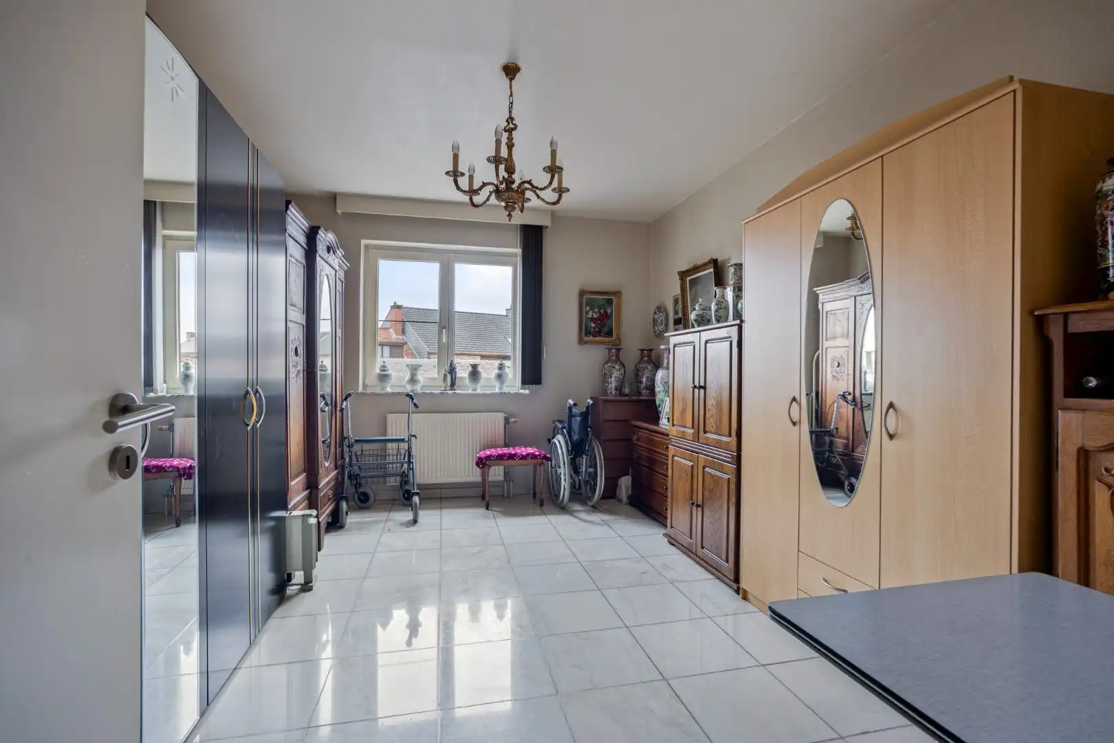 INVESTERINGSPAND: Ruim appartement met garage en zicht op de middeleeuwse Wallen te Tongeren foto 23