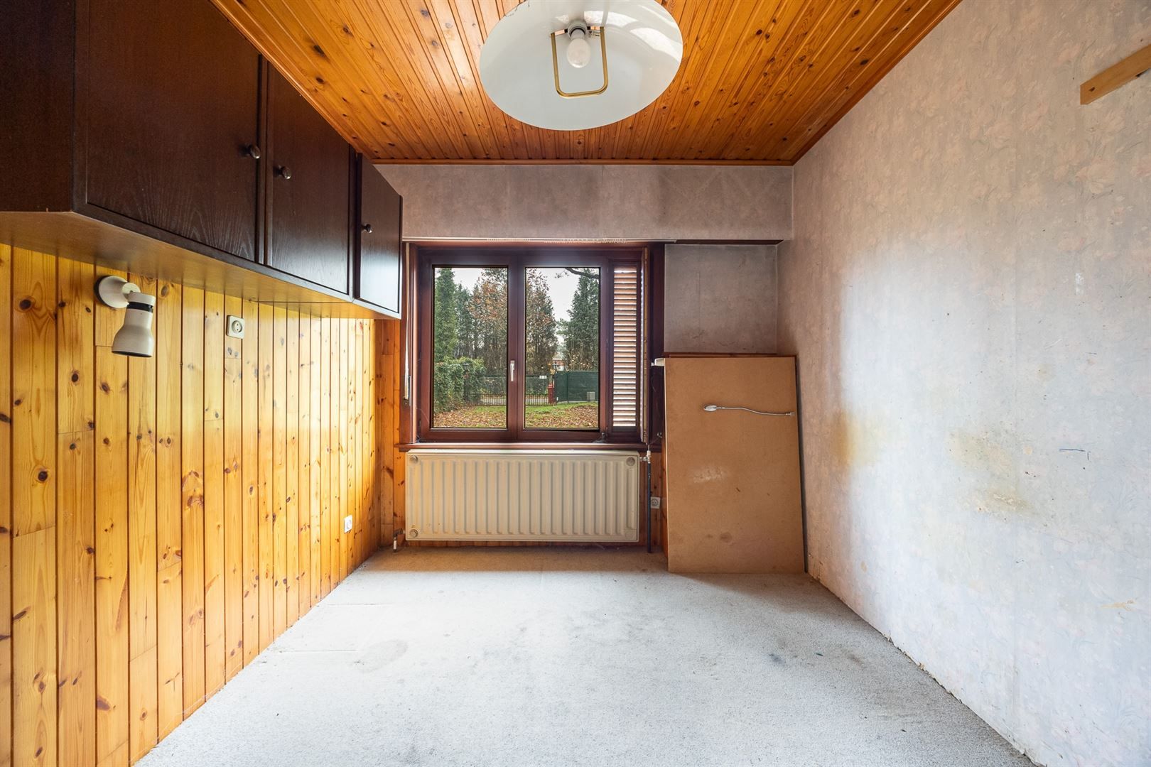 Te renoveren half open woning  op 751m² met garage  foto 10
