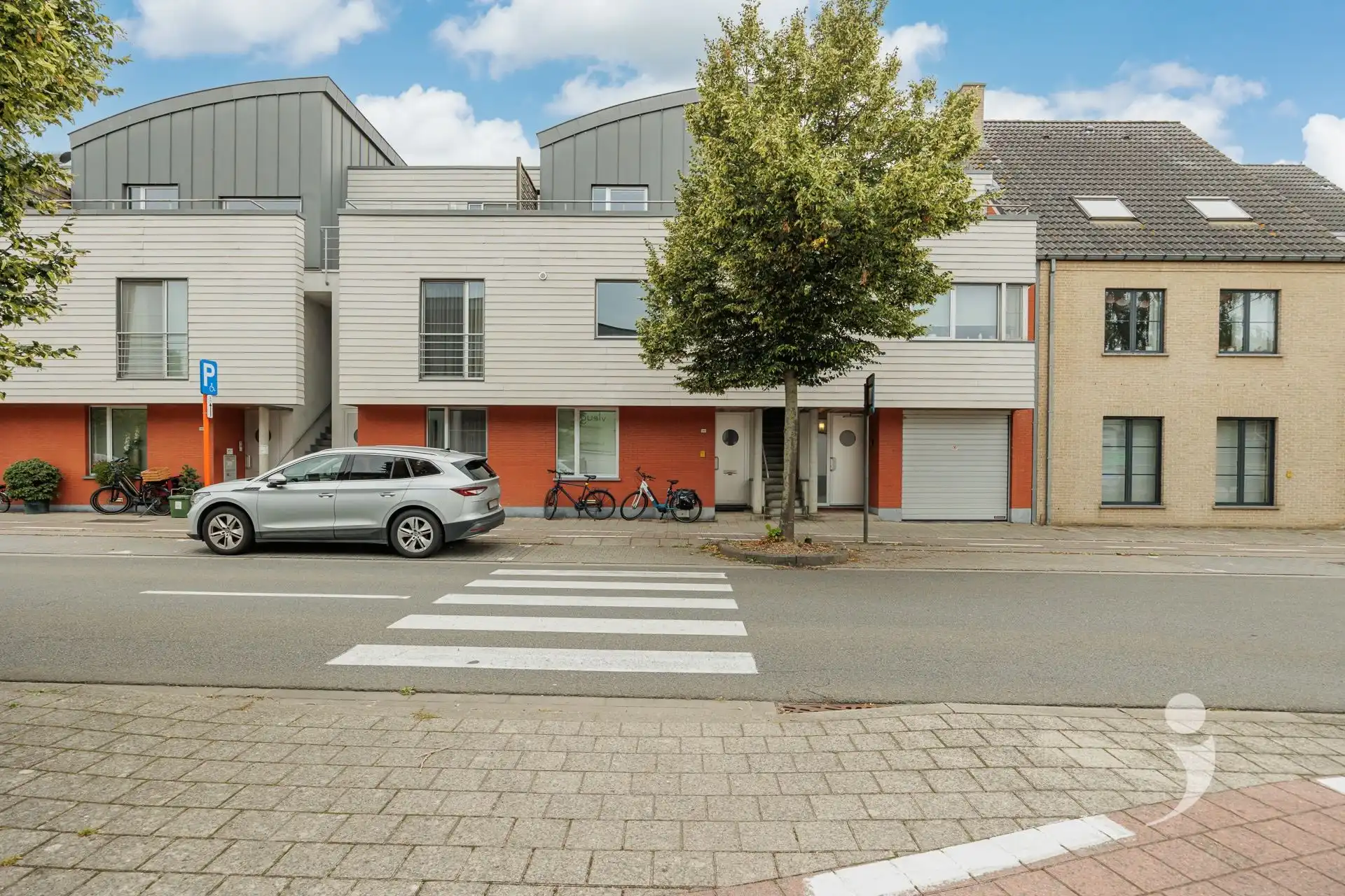 Ruim appartement met groot terras en 2 slaapkamers foto 3