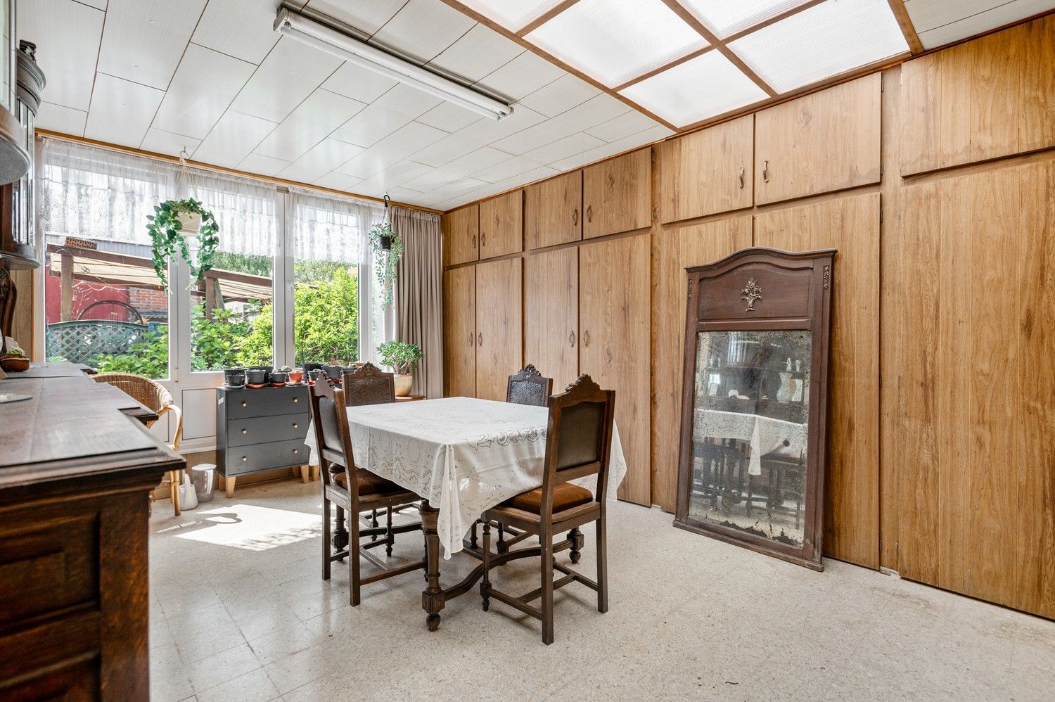Te renoveren woning met magazijn en veel potentieel op toplocatie in Lint foto 11