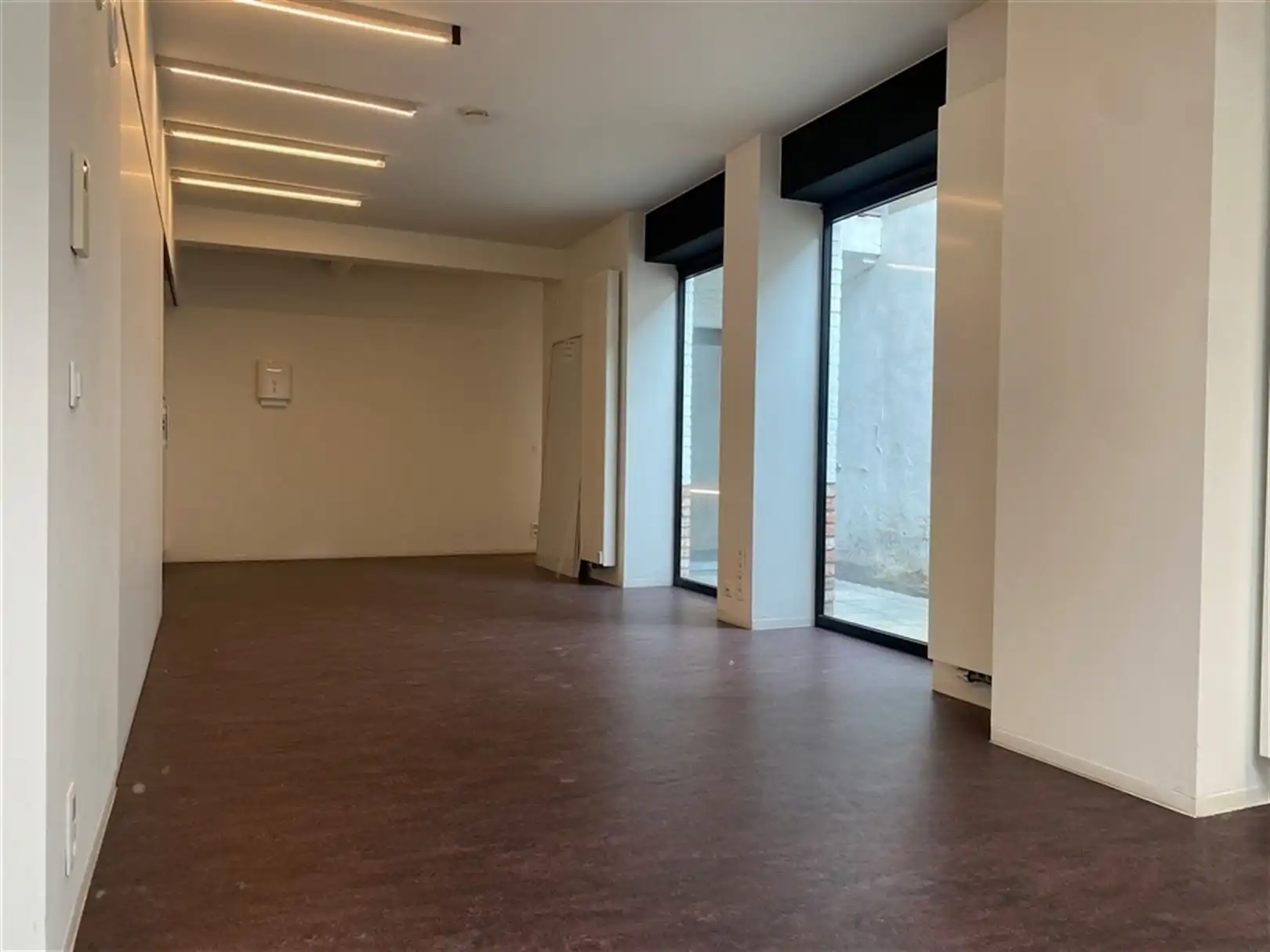 Gerenoveerd kantoor op commerciële zichtlocatie bij Zuidpark foto 7