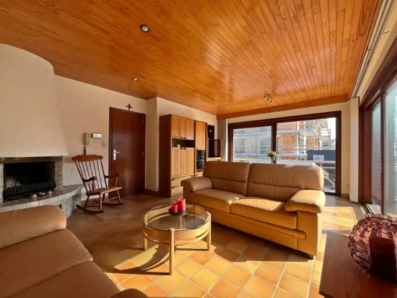 ZONNIG APPARTEMENT + DUBBELE PARKING foto 7