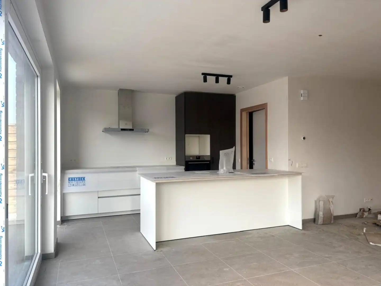 NIEUWBOUWWONING MET 3 SLPKS | TUIN EN CARPORT foto 4