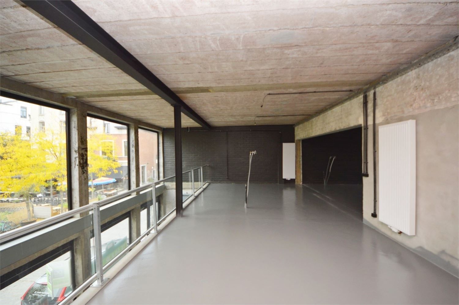 TOP GELEGEN HANDELSGELIJKVLOERS foto 15