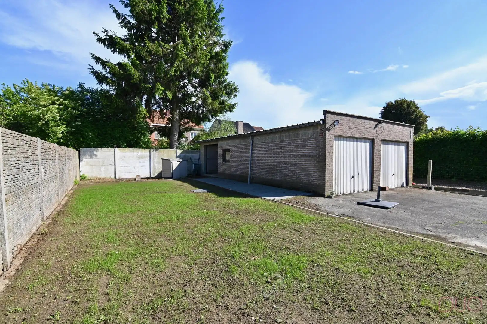Rustig gelegen gezinswoning met vier slaapkamers en dubbele garage foto 25