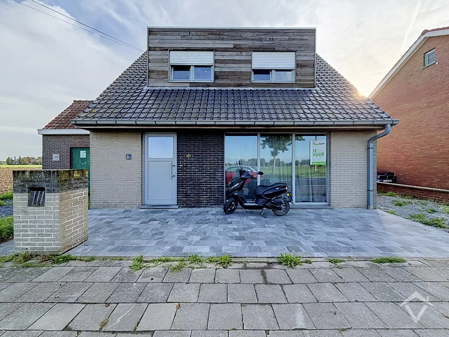 Alleenstaande woning te Eernegem foto {{pictureIndex}}