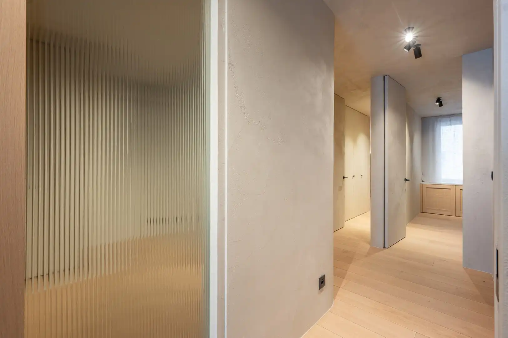 Gerenoveerd appartement met 3 slaapkamers, gelegen nabij de Zeedijk en het Driehoeksplein. foto 16