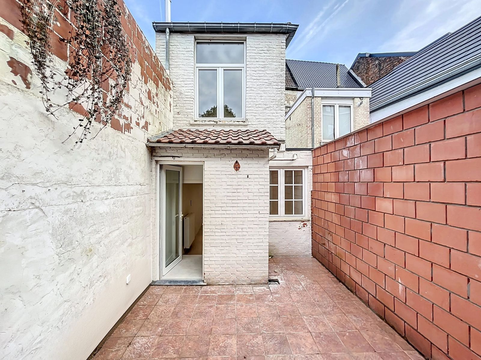Prachtig gerenoveerde stadswoning met 4 slpks - 2 bdks+ koer foto 23
