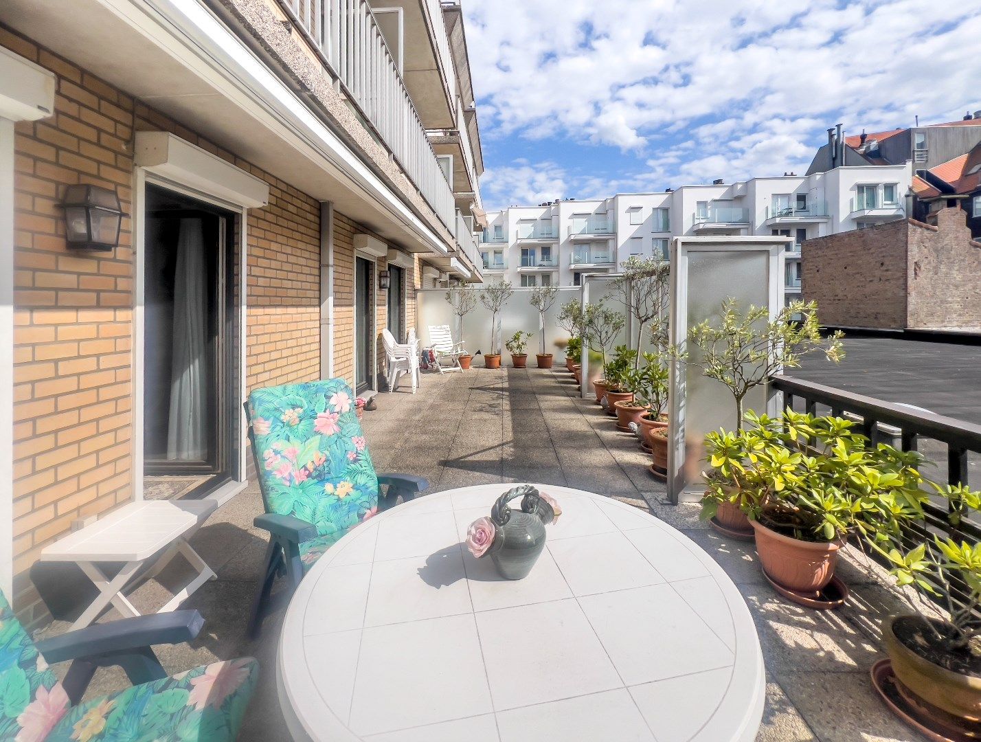 Ruim woonappartement met prachtig zonneterras (30m²) gelegen vlakbij de Dumortierlaan. foto 11