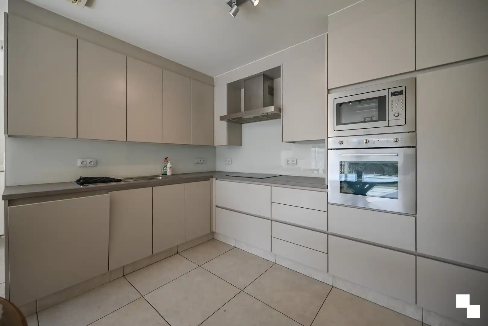 Ruime energiezuinige woning te Wevelgem foto 6