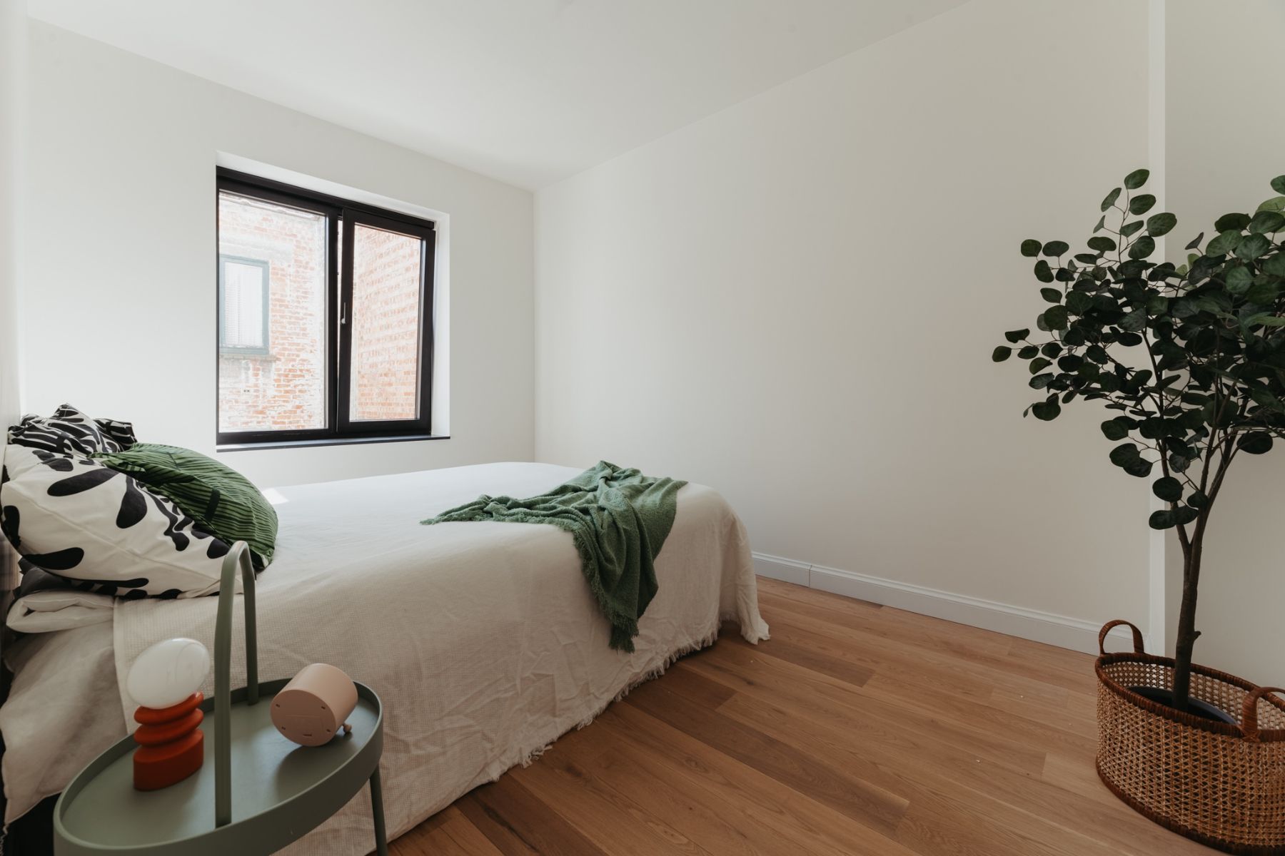 Lichtrijk gerenoveerd 2 slaapkamerappartement vlakbij Gent centrum foto 5