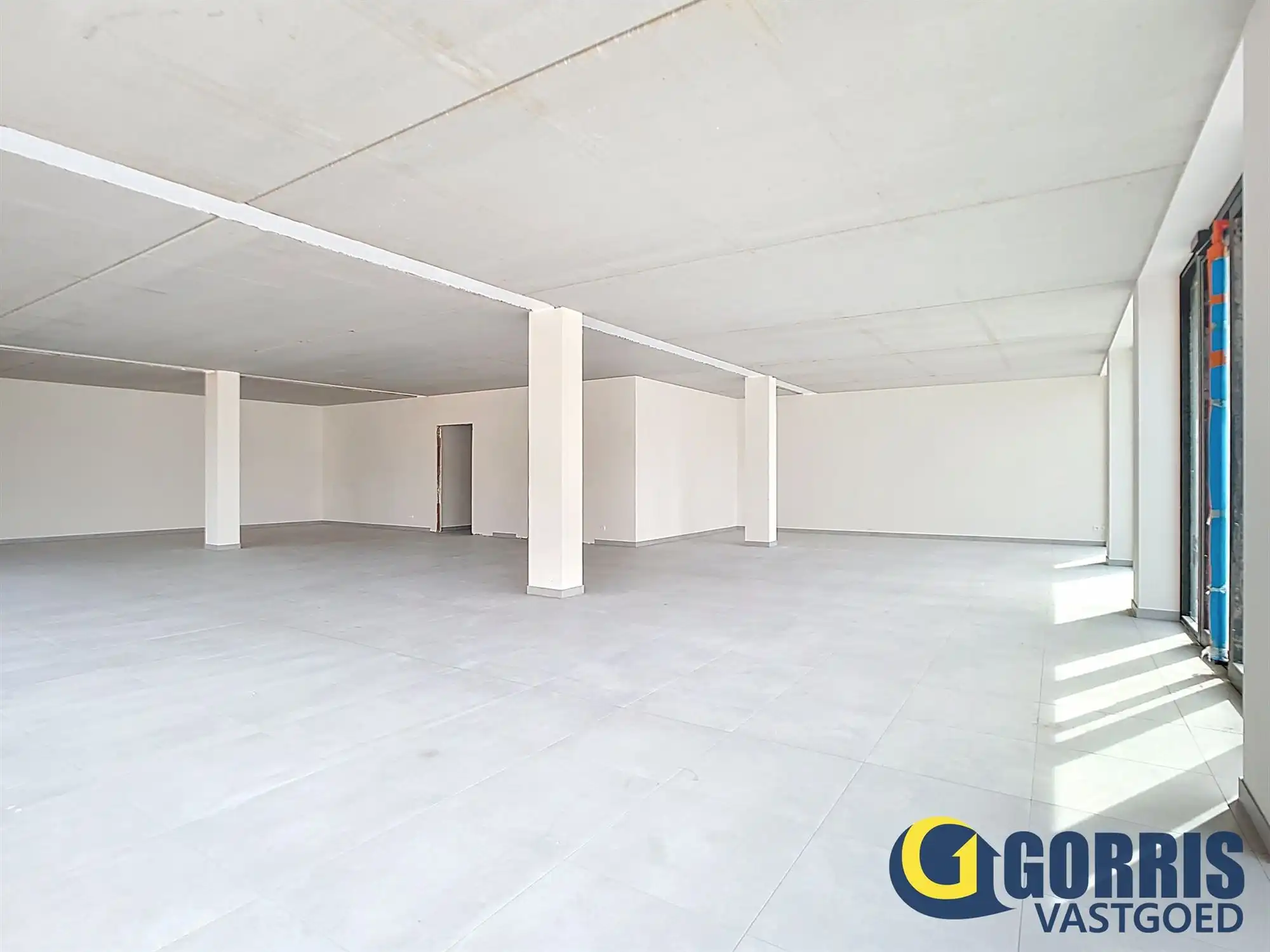 Ruime commerciële ruimte van 198 m² op toplocatie in Heist-op-den-Berg foto 5