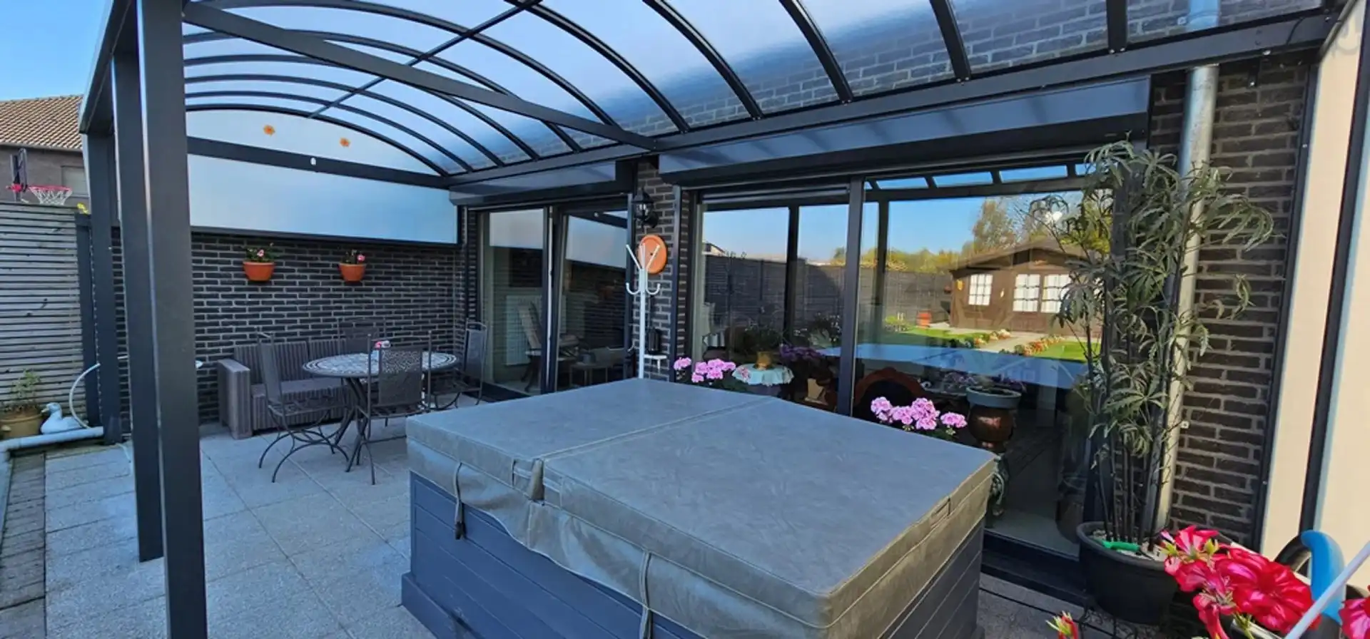 Ruime, recente, instapklare, energiezuinige half open bebouwing met degelijke en kwalitatieve afwerking en zonnepanelen, gelegen net buiten de grote ring van Hasselt. foto 35