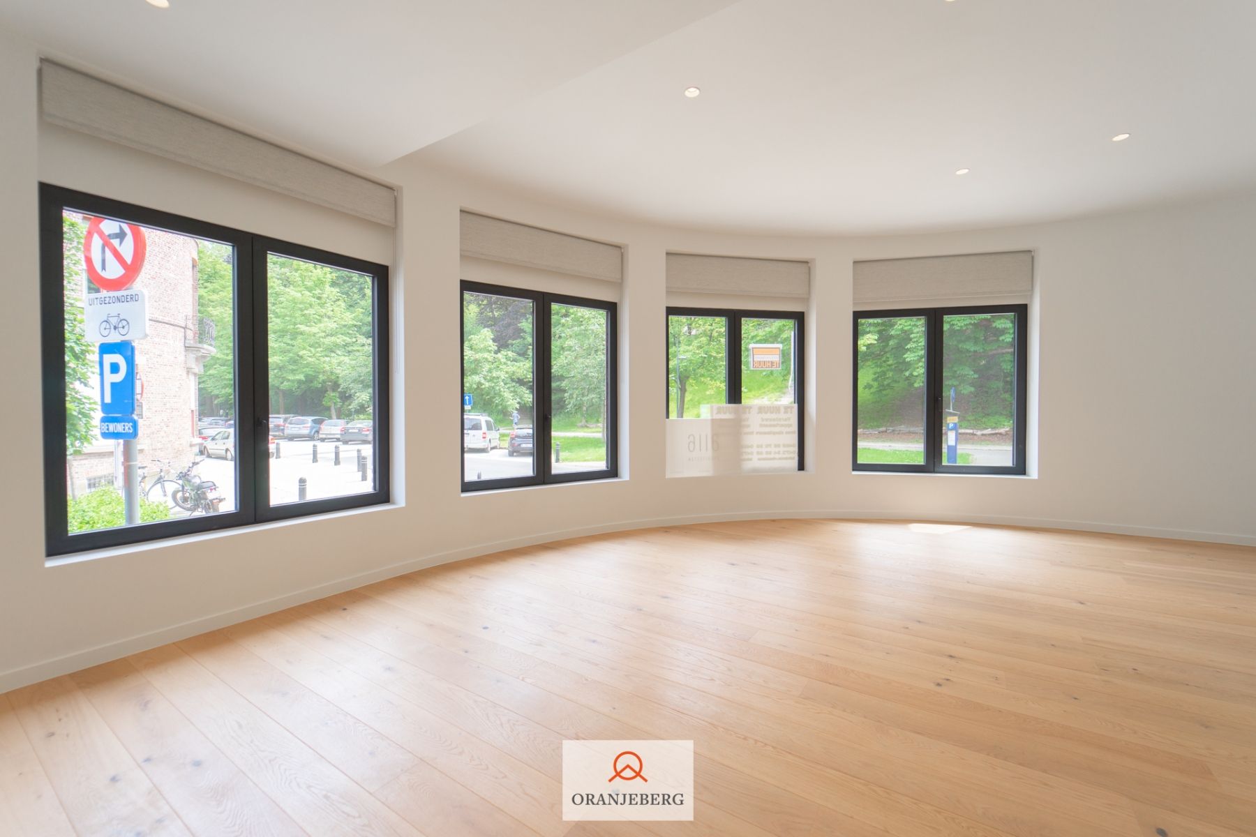 Gerenoveerd ruim duplex appartement met 2 slpk's foto 13