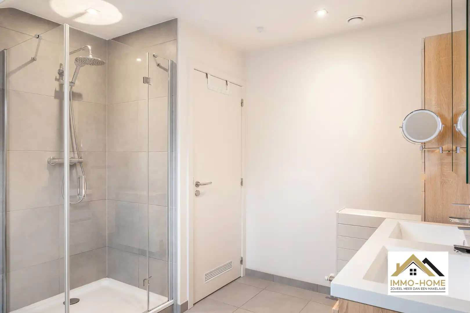 Prachtige HOB met zonnepanelen in een doodlopende straat! foto 20