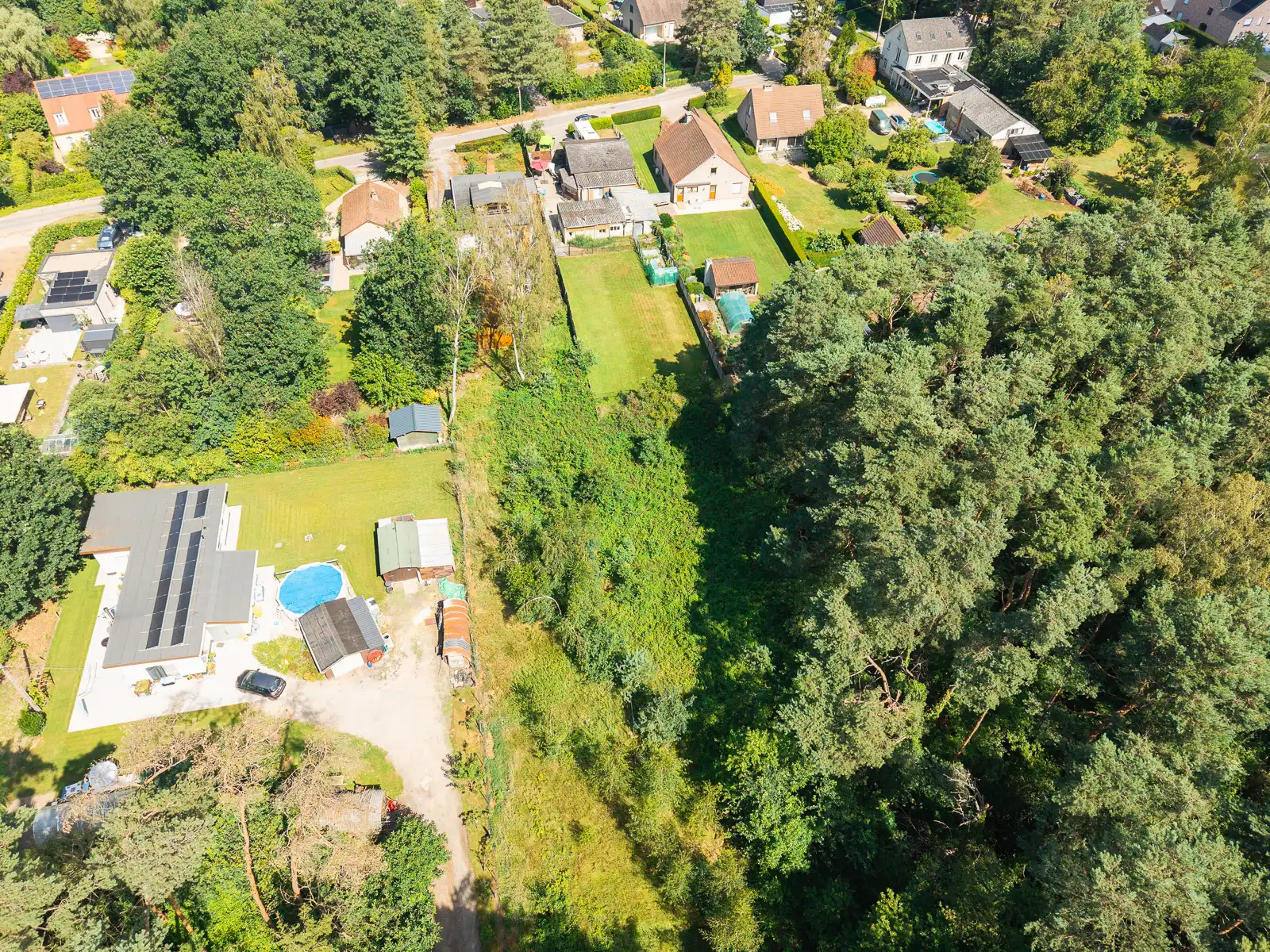 Bungalow op toplocatie met grote loods foto 21