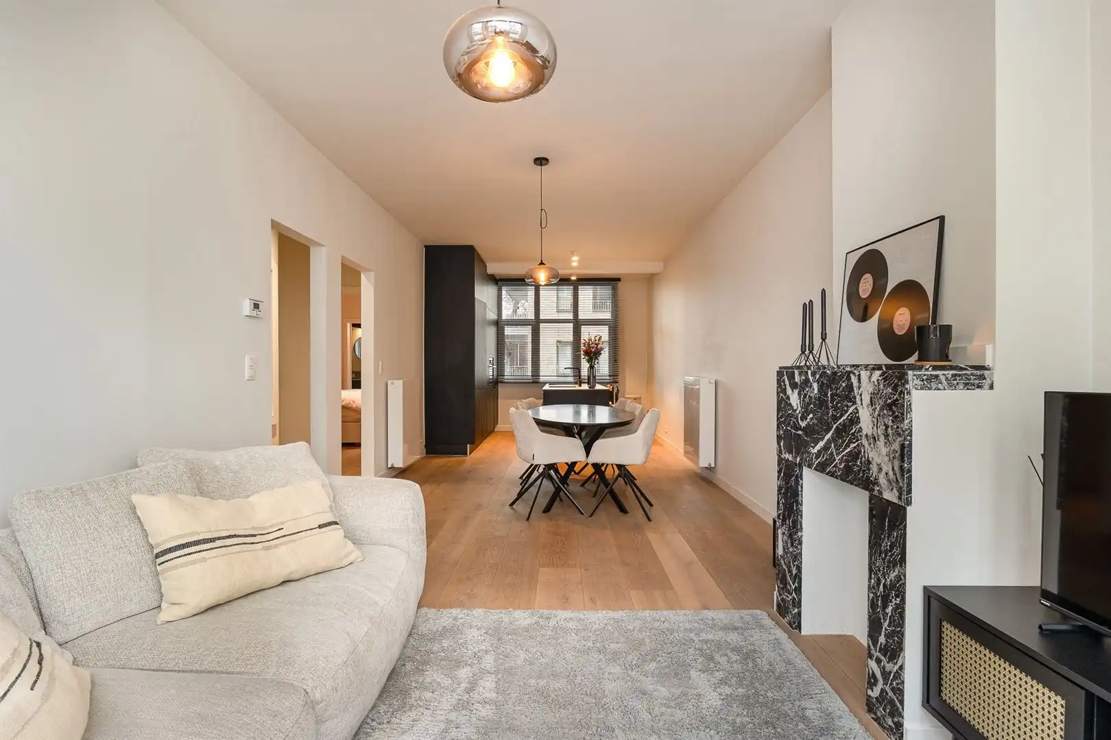 Wegdromen in een Art-deco appartement foto 4