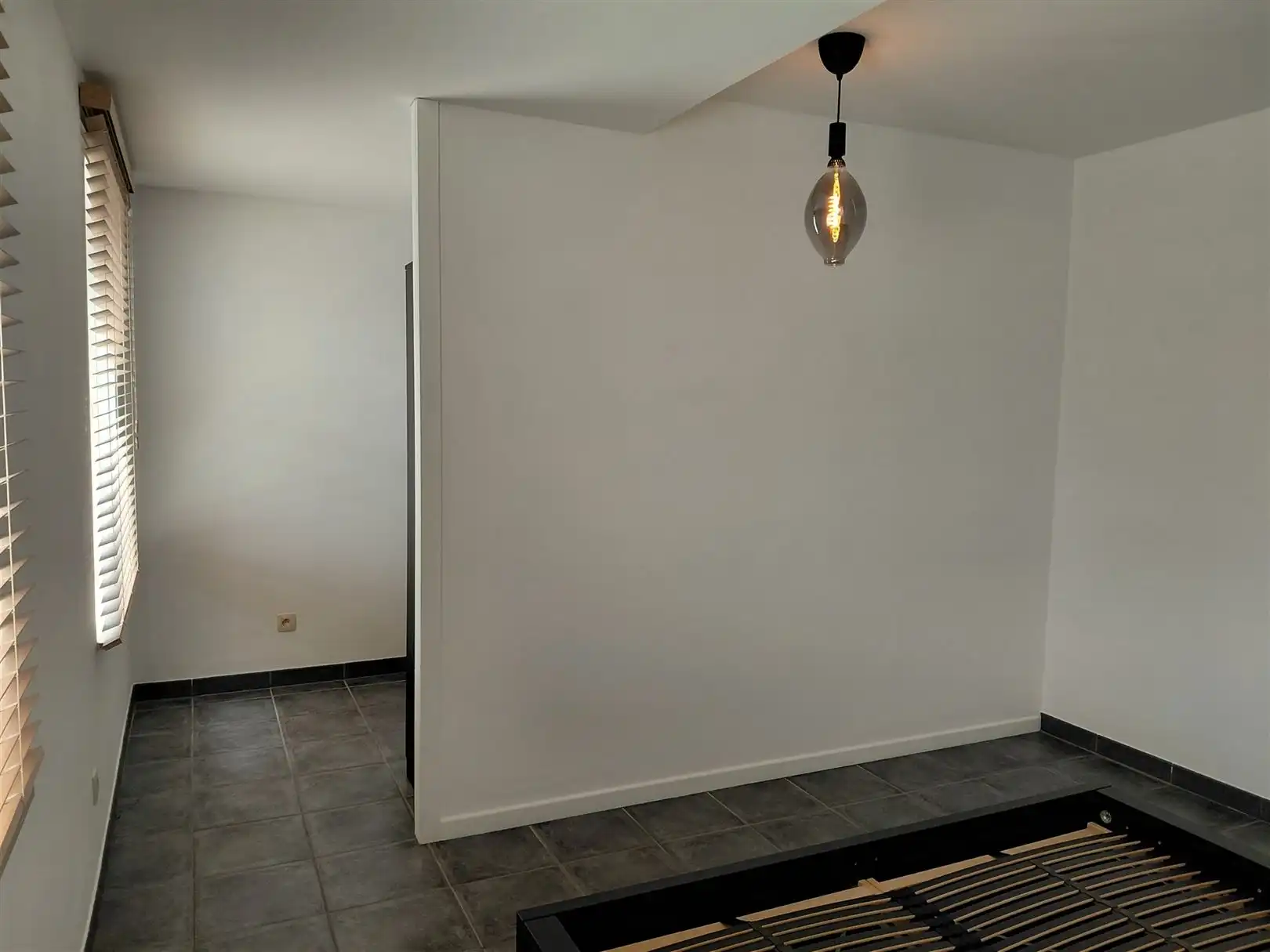 TE HUUR: Appartement met 1 slaapkamer en dressing te Heusden! foto 12
