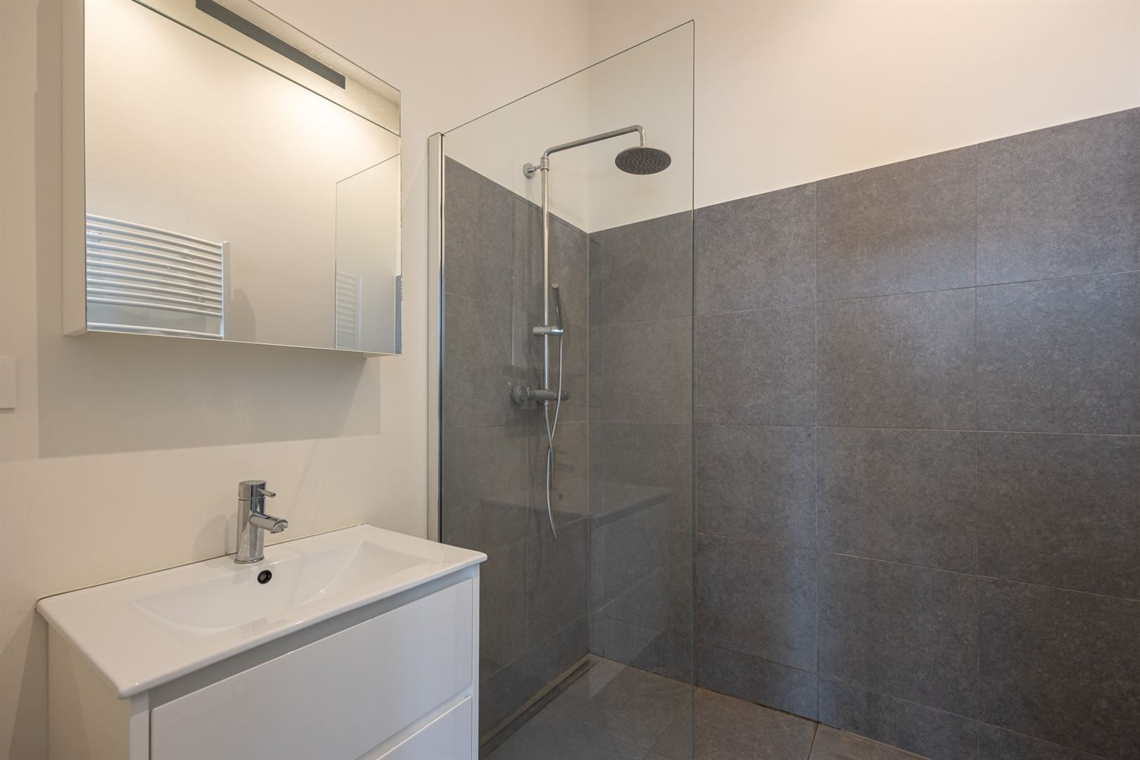 Gerenoveerd appartement met zalig terras en één slaapkamer foto 12