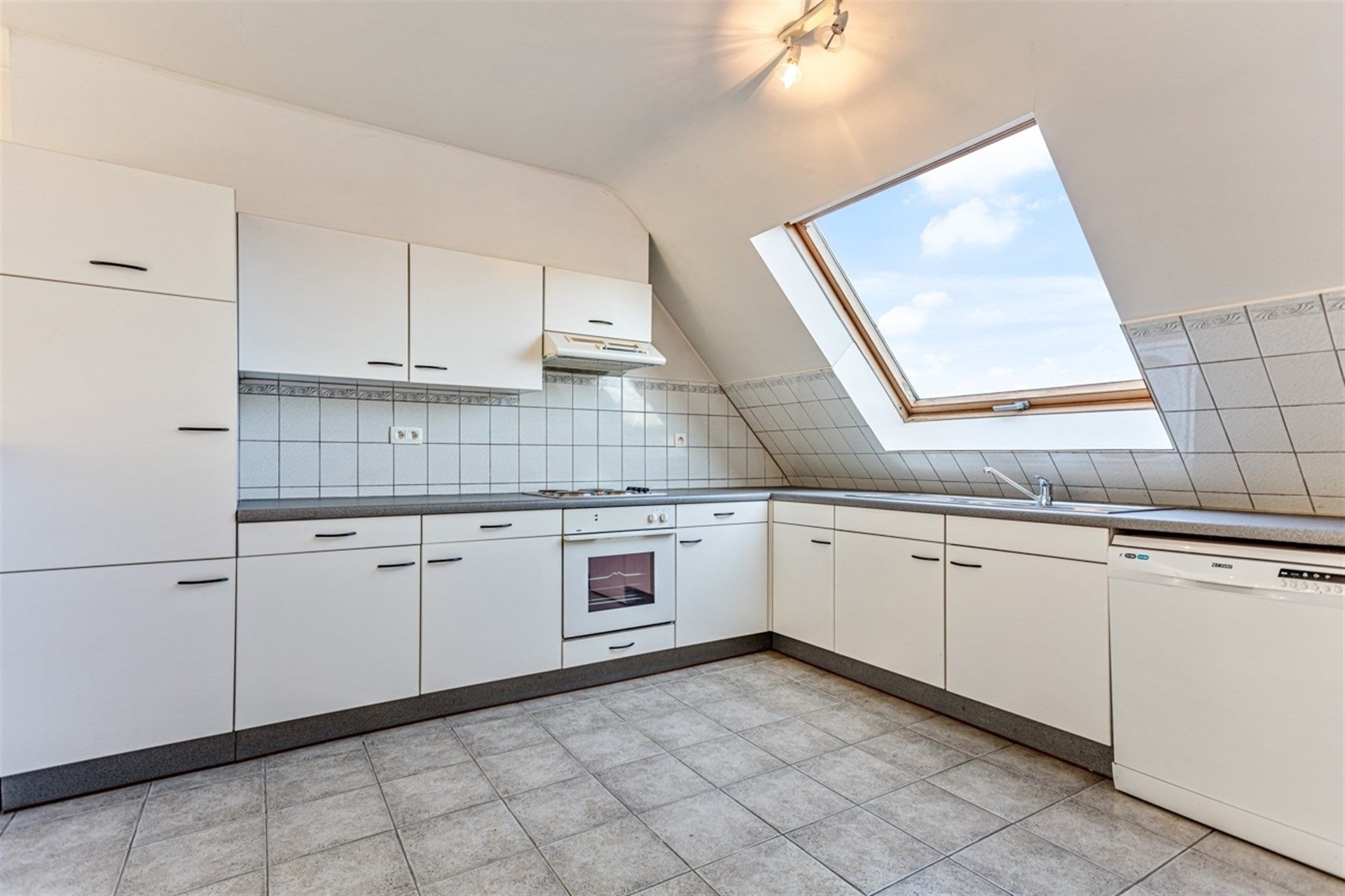 Energievriendelijk dakappartement op de rand van Aalst foto {{pictureIndex}}