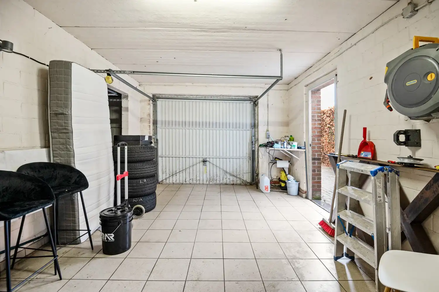 Instapklare tweewoonst met 4 slaapkamers in Wommelgem foto 35