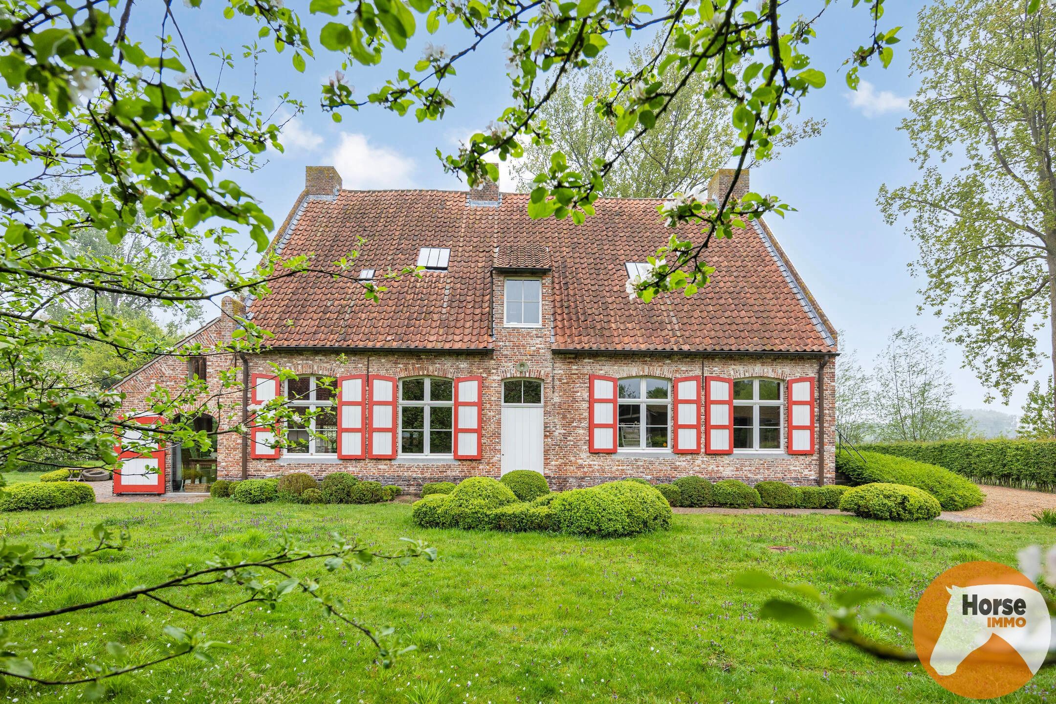 BEERVELDE - Prachtige hoeve met twee authentieke bijgebouwen foto 3
