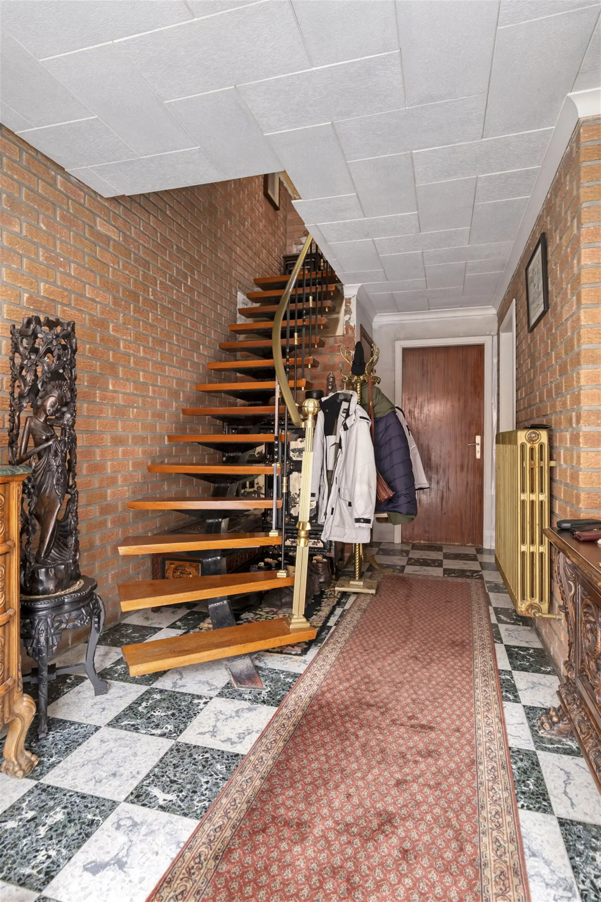 Ruime Woning met 3 of 4 slaapkamers, tuin en garage. foto 2