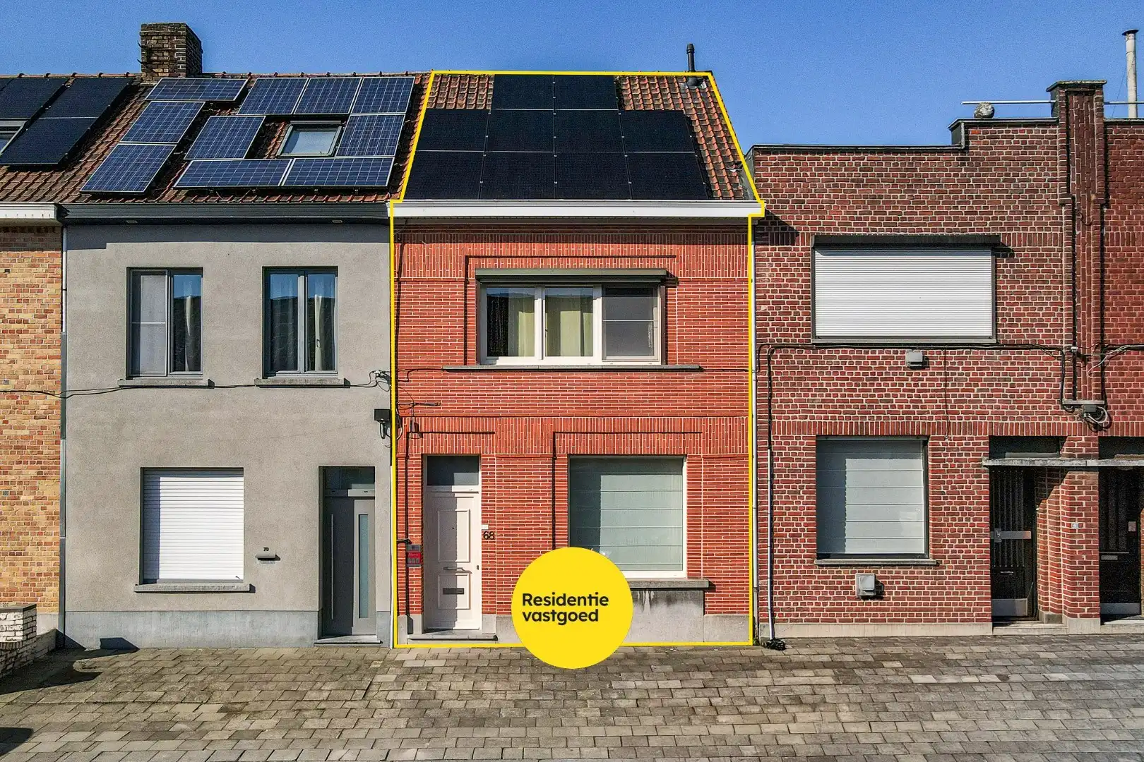 Hoofdfoto van de publicatie: Goed onderhouden rijwoning nabij de Groene Kouter in Zwevegem