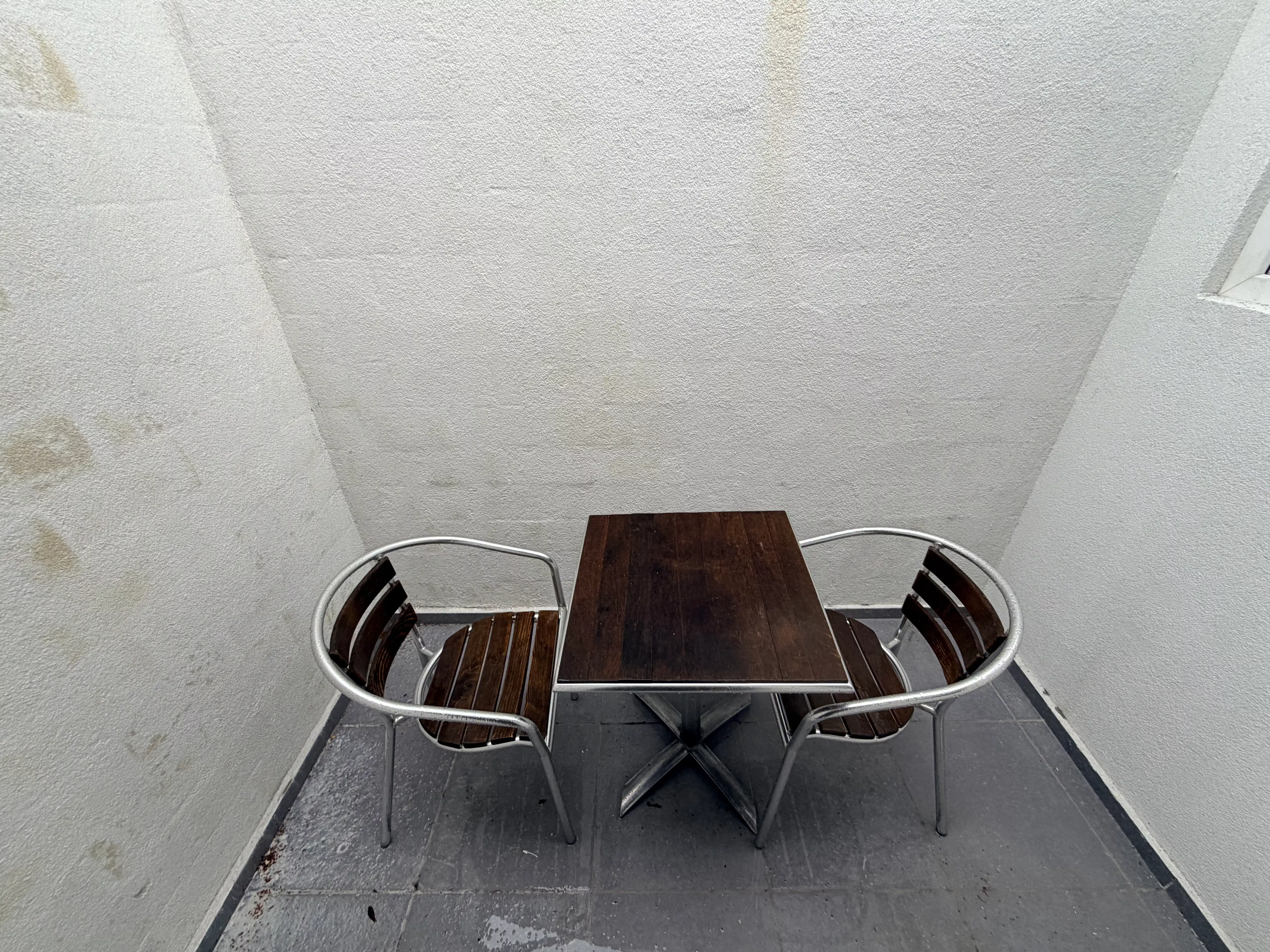 Rijwoning met 2 slaapkamers met eigen badkamer - TOTAALRENOVATIE foto 5