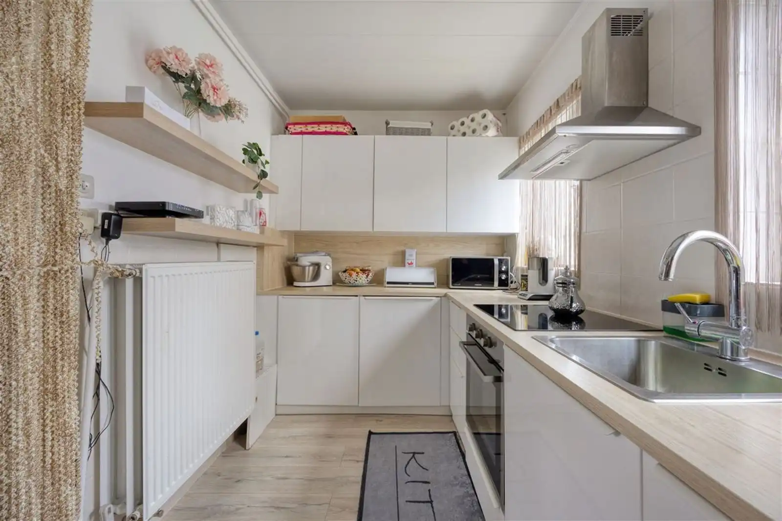 Hoeve met schuur en groot weiland  foto 6