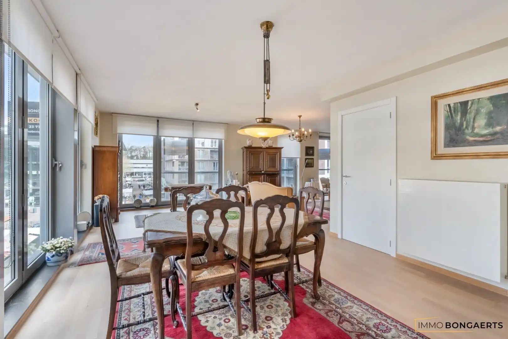 Ruim appartement met zicht op het stadsplein in het centrum van Genk foto 11