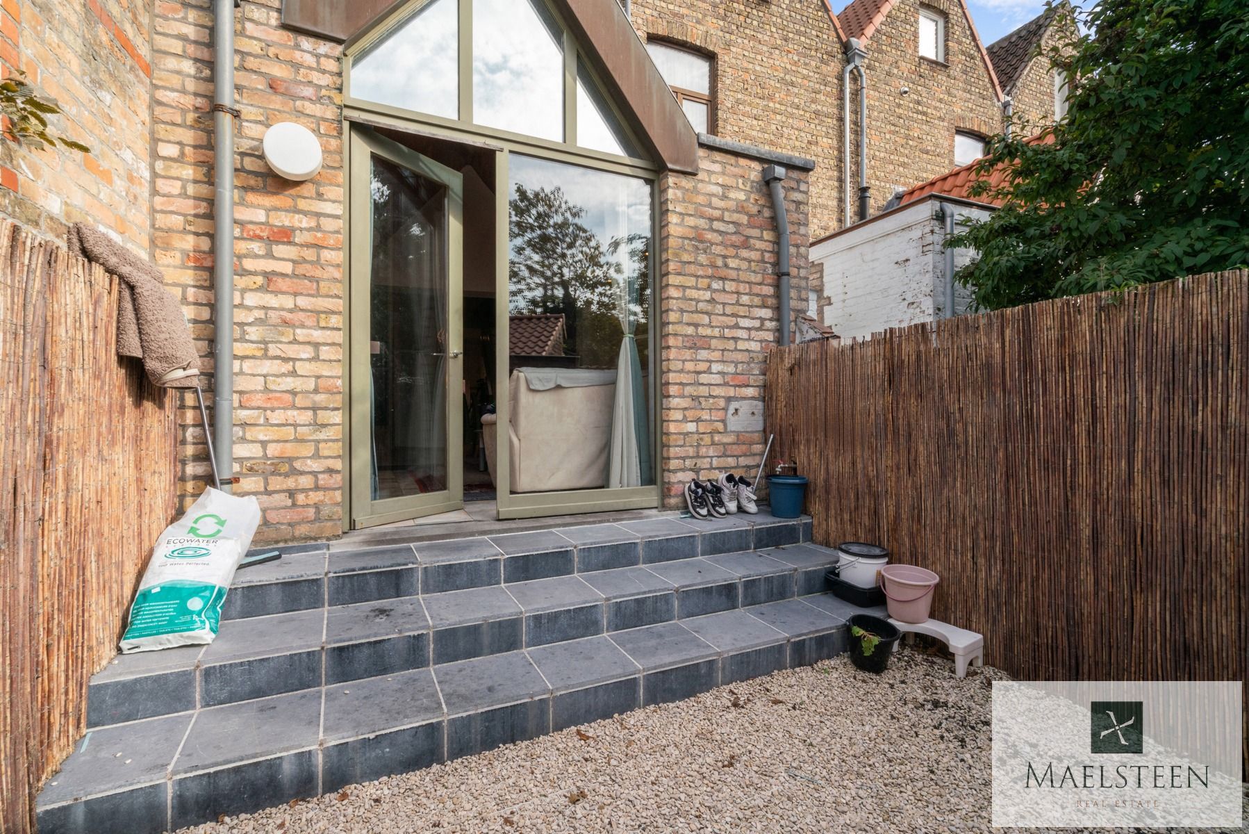 Instapklare trapgevelwoning, gelegen in Brugge centrum foto 10