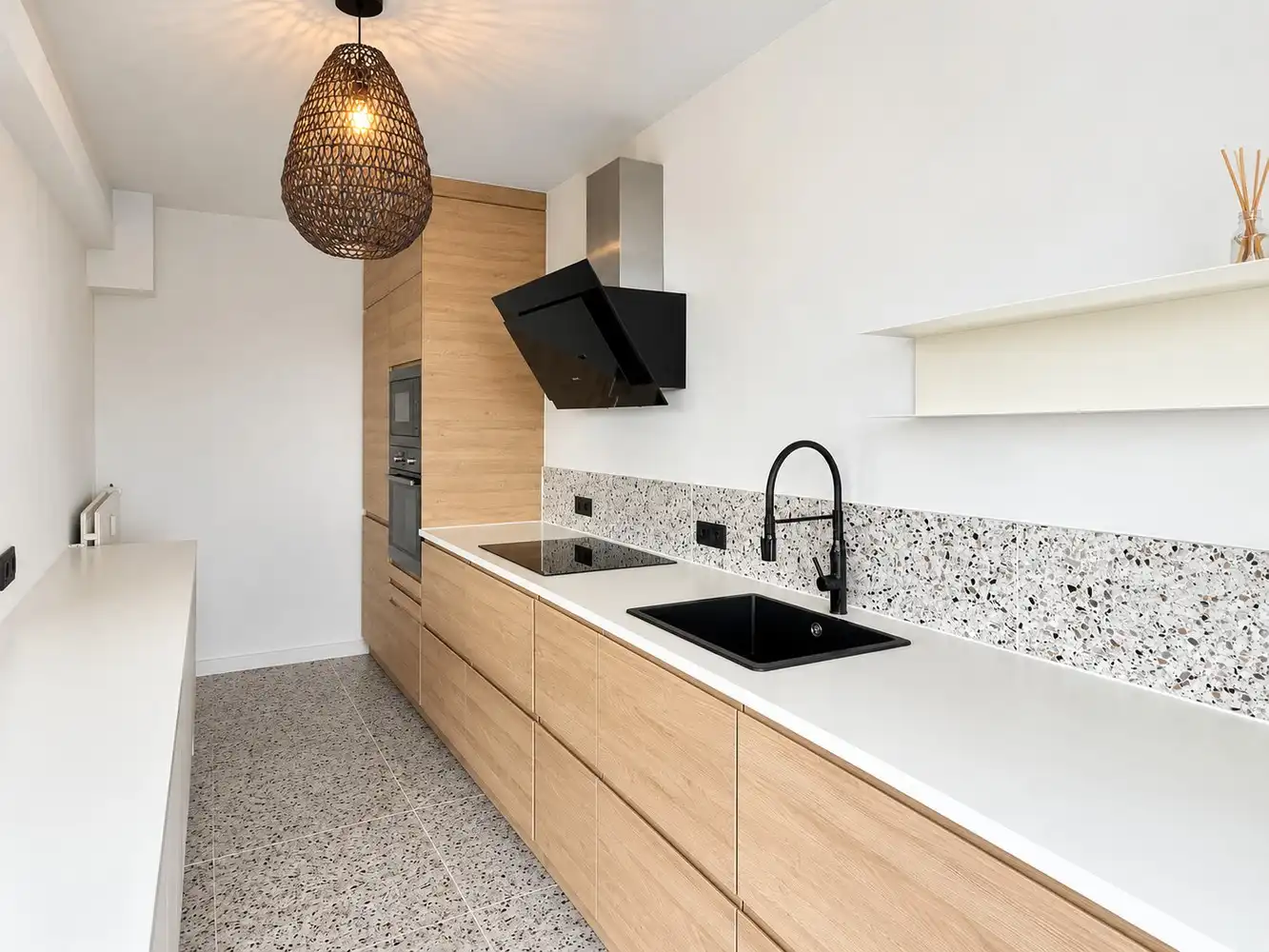 Hoogwaardig gerenoveerd en bijzonder elegant appartement met terras langs de Leie en panoramisch zicht over de stad Gent foto 7