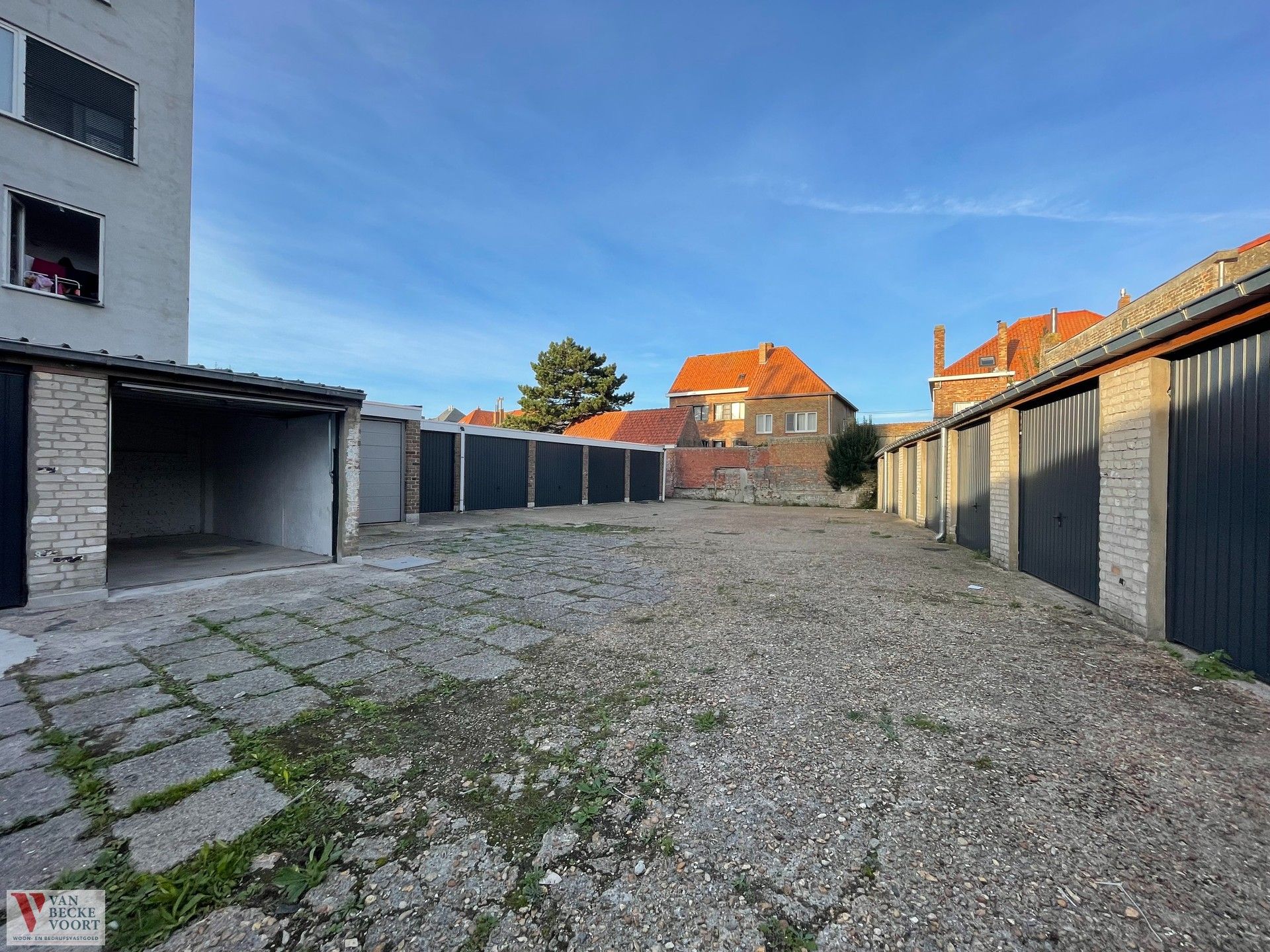 Garagebox in residentiële woonwijk Mariakerke foto 6