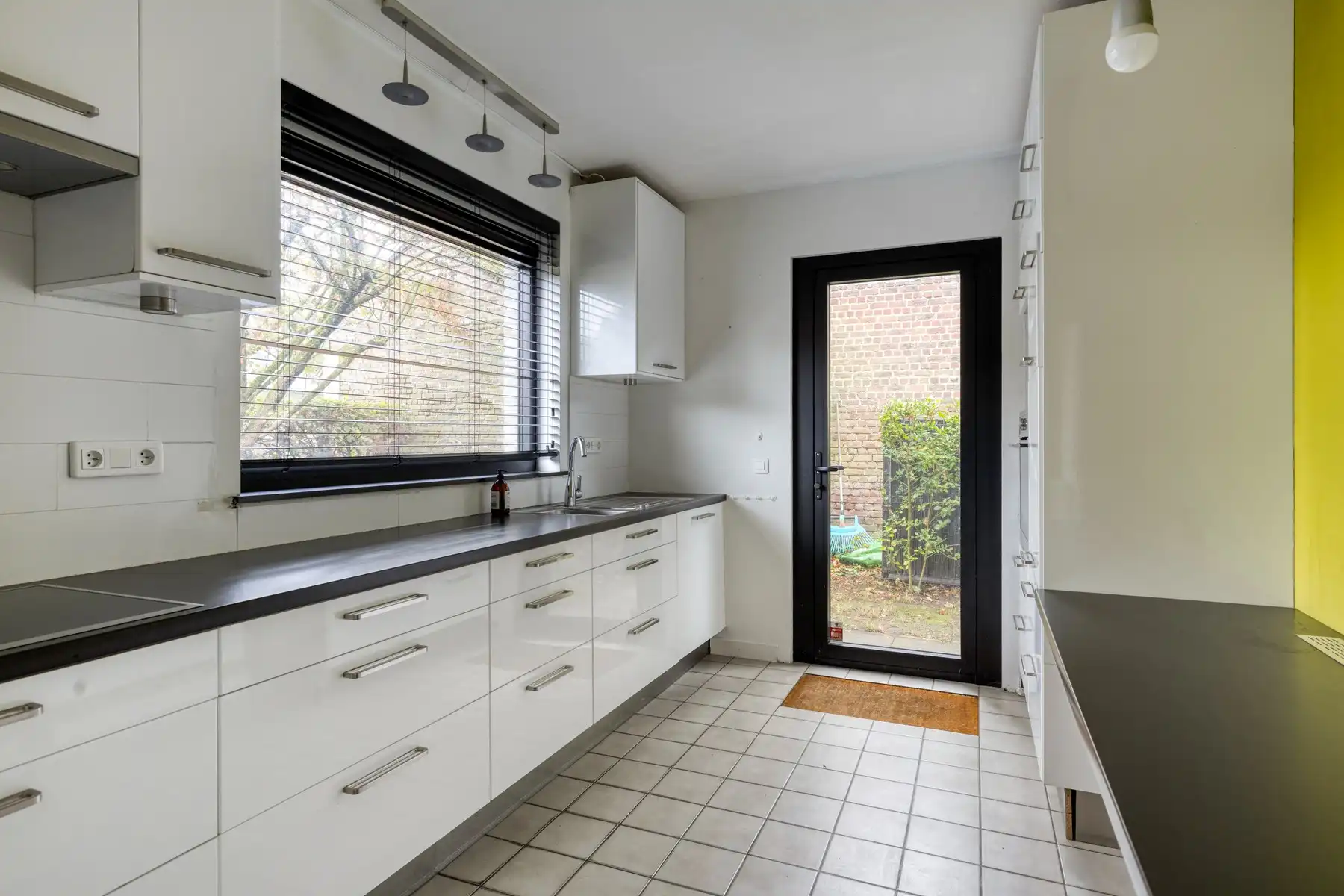 Uitzonderlijke villa met veel privacy en groen foto 8