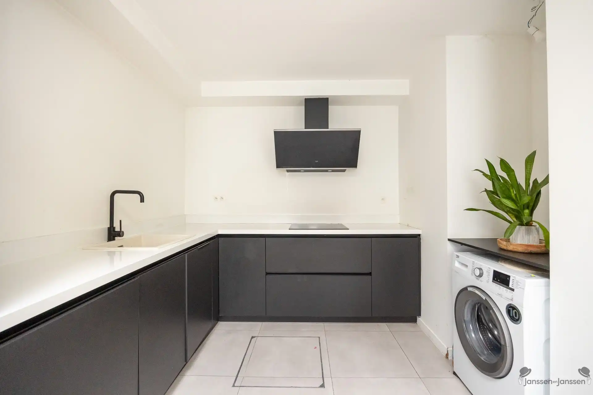 Mooi gerenoveerde woning met EPC B in hartje van Hove foto 8