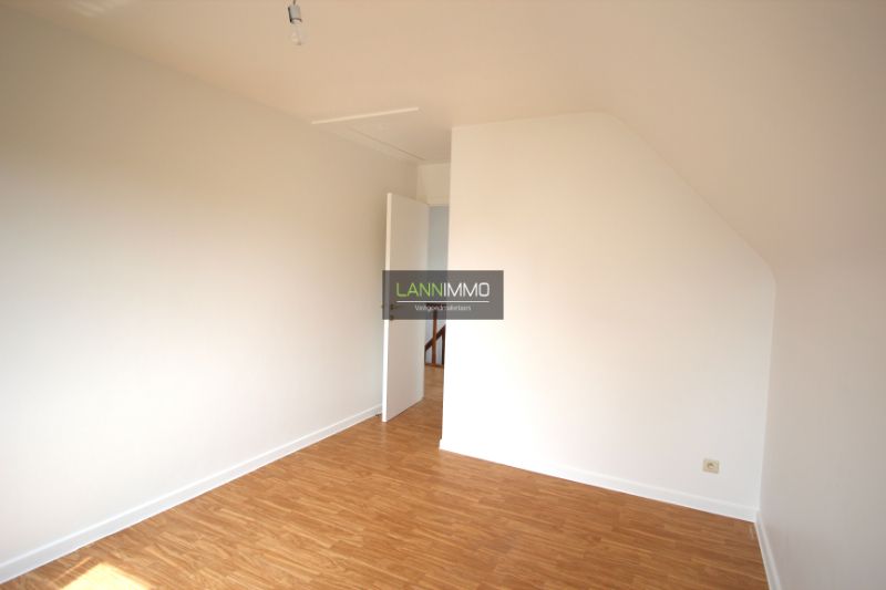 Instapklare woning met 3 slaapkamers en 2 garages foto 30