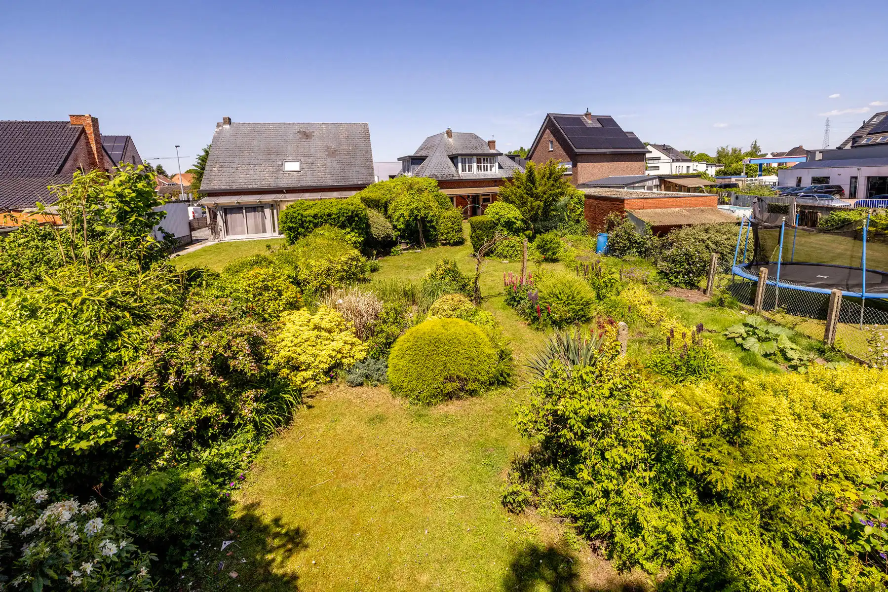 Op te frissen woning gelegen in groene omgeving op ruim 995 m² grond  foto 26