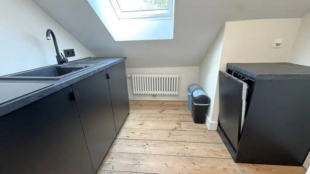 Gemeubelde kantoorruimte met diensten vlakbij het station van Mechelen foto 6