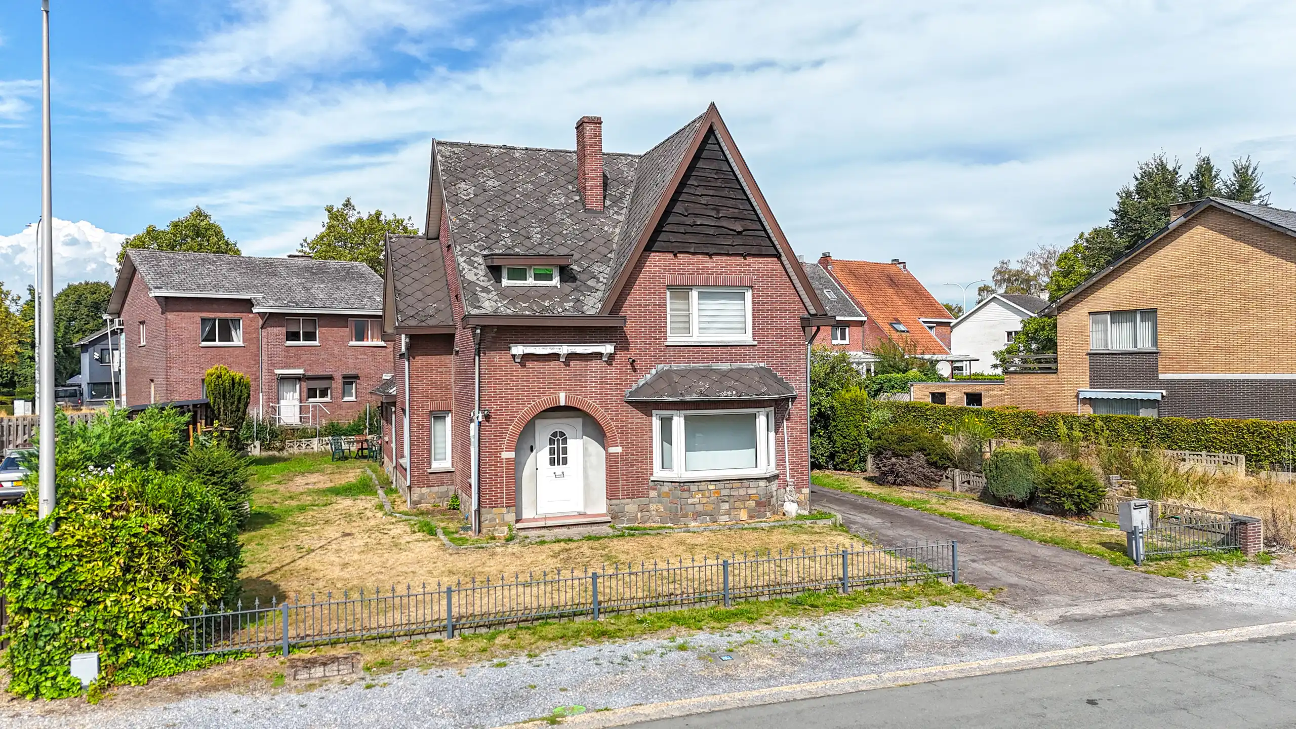 Ruime gezinswoning op groot perceel met veranda en tuin! foto 26