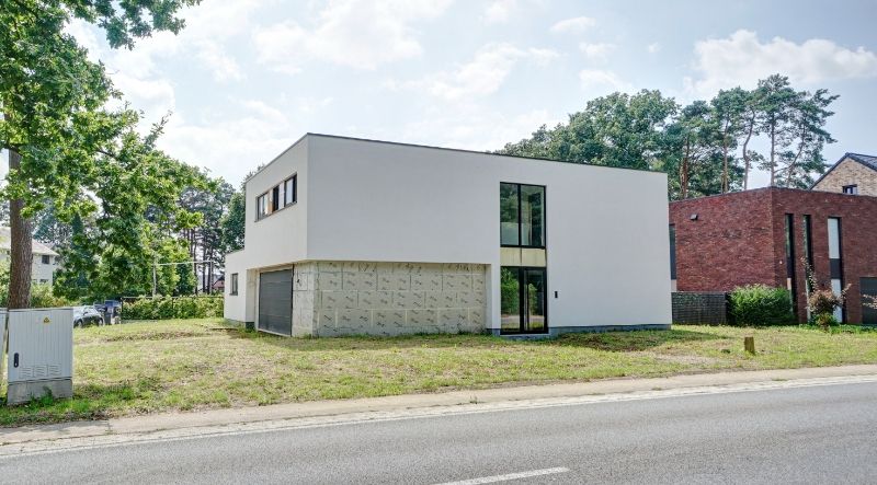 Zeer ruime nieuwbouwvilla 375m² op 9 are - deels nog verder af te werken foto 22