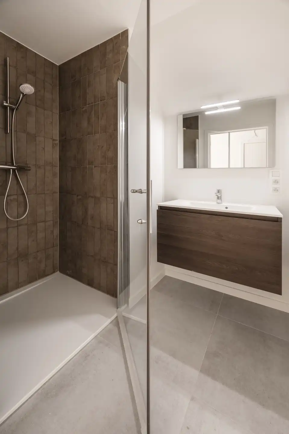 Stijlvolle nieuwbouwkoppelwoning met adembenemend boszicht foto 31