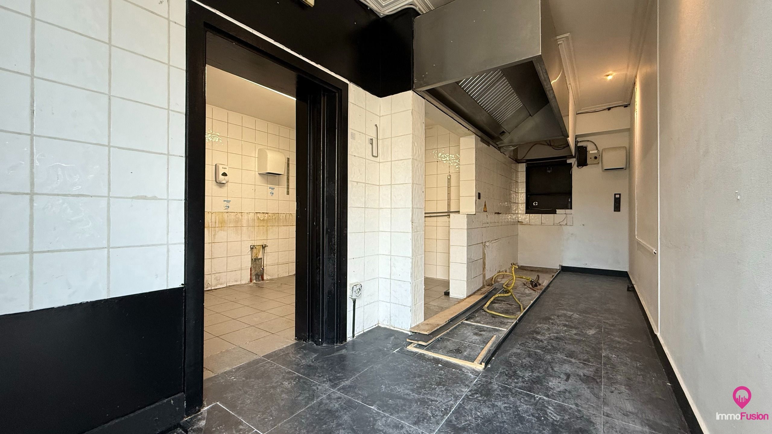 Instapklaar handelspand voor horeca op uitstekende locatie! foto 25