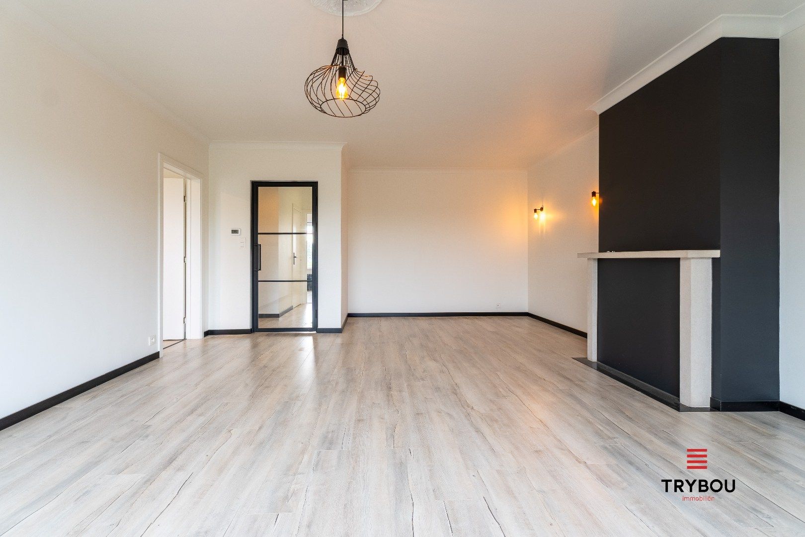 Volledig gerenoveerd 2-slaapkamerappartement te huur – rand centrum Ieper foto 4