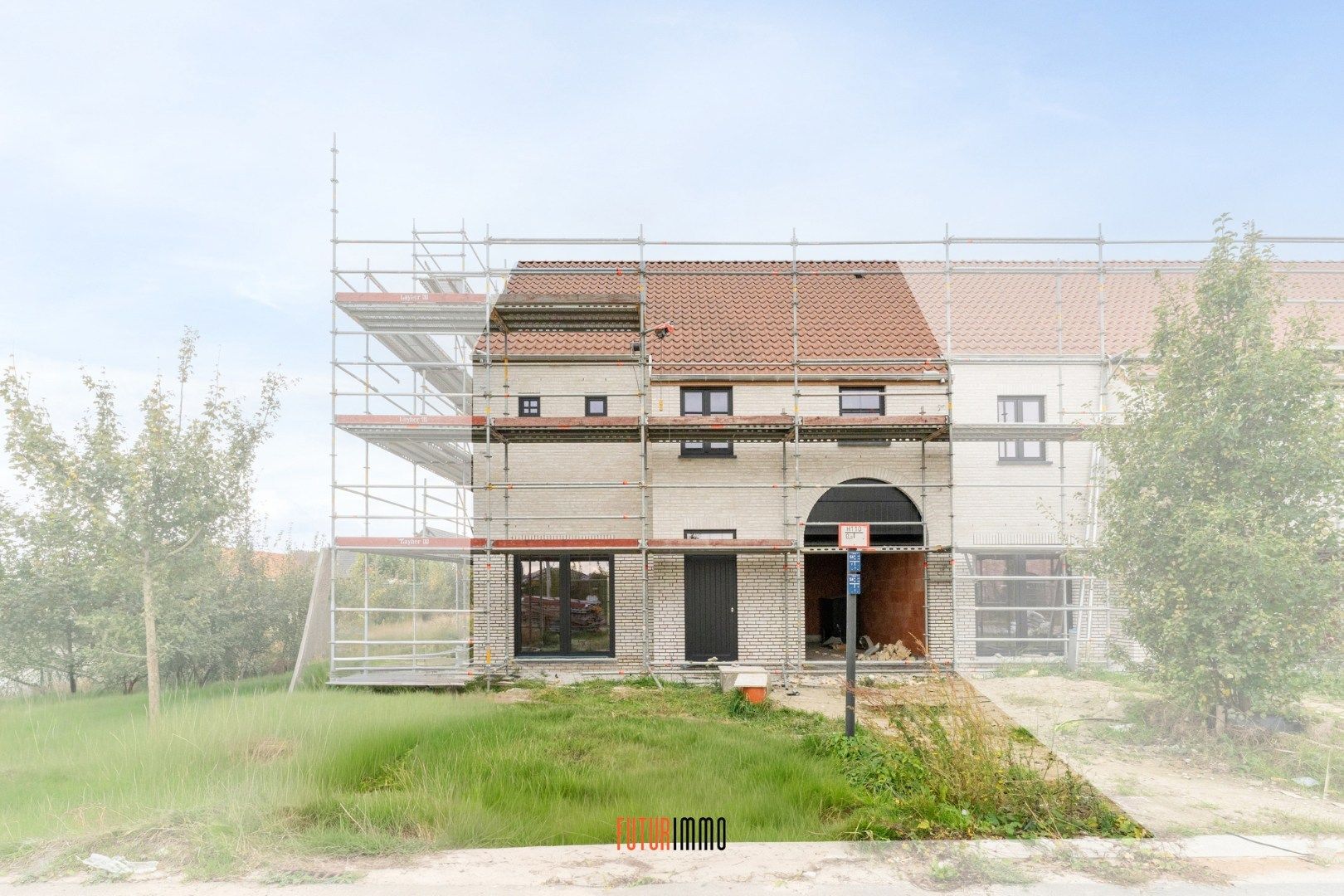 Nieuwbouwwoning met garage foto {{pictureIndex}}