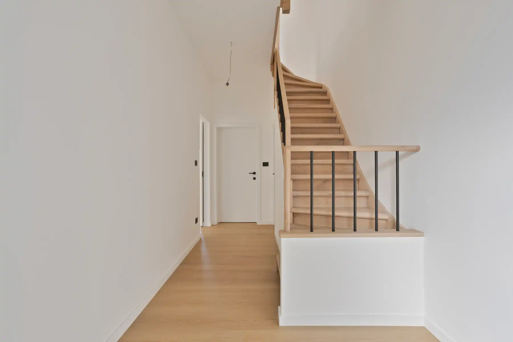 Volledig vernieuwde woning met 3 slaapkamers foto 2