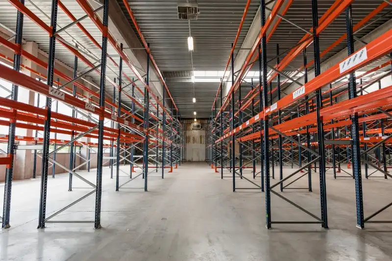 Bedrijfsgebouw te huur foto 6