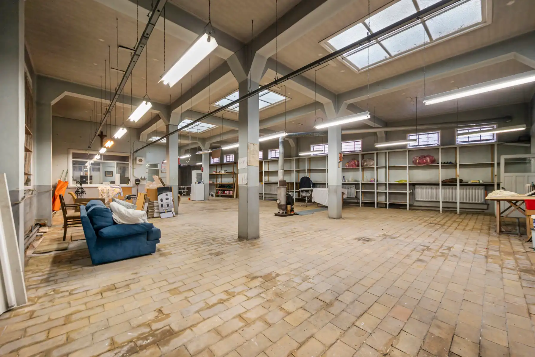 Imposante herenwoning met loods in hartje Overmere  foto 6