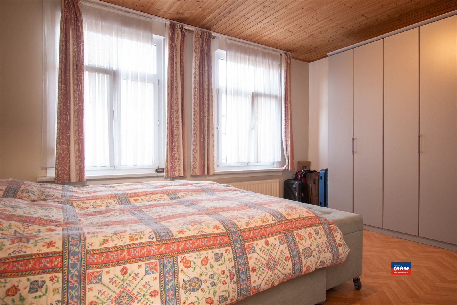 Rijwoning met drie slaapkamers en tuin foto 17